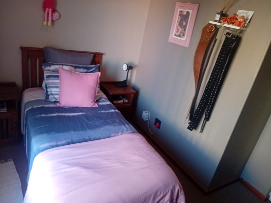 6 Bedroom Property for Sale in Heiderand Western Cape